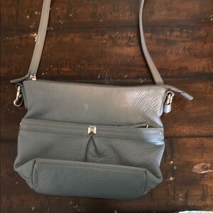 Stone Mountain Accessories Gray Crossbody Bag with Modern Design